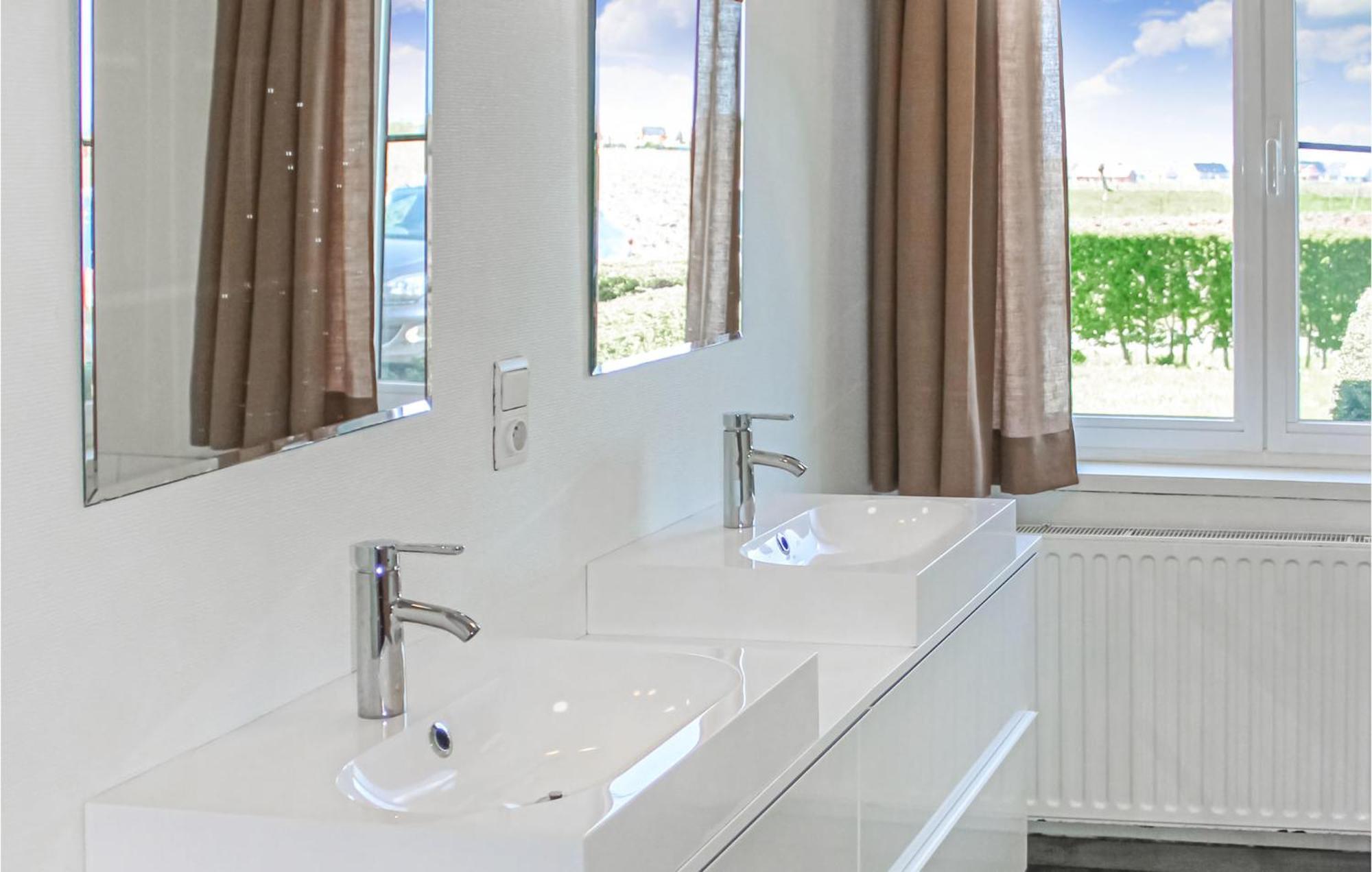 Beautiful Home In Diksmuide With Wifi Exterior photo